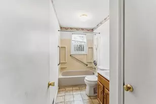 31-33 Vine St, Milford, MA 01757 - Photo 12