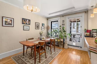 33 Westbourne Ter #4, Brookline, MA 02446 - Photo 4