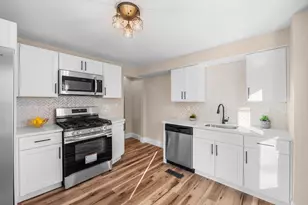 3 Tremont Ave, Amesbury, MA 01913 - Photo 10