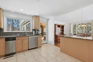 10 Rolling Ln, Framingham, MA 01701 - Photo 4