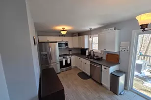 16 Evergreen Dr, Holyoke, MA 01040 - Photo 4