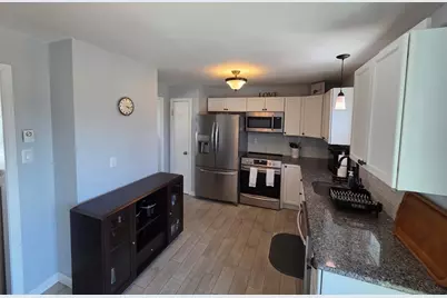 16 Evergreen Dr, Holyoke, MA 01040 - Photo 2