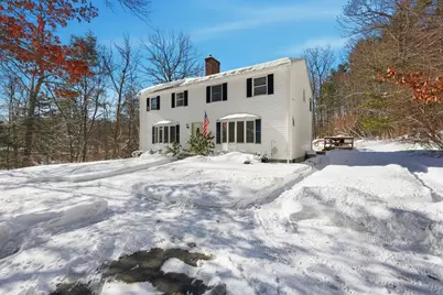 429 Moore St, Ludlow, MA 01056 - Photo 2
