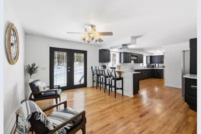 429 Moore St, Ludlow, MA 01056 - Photo 10