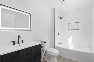 1034 Southbridge St, Worcester, MA 01610 - Photo 8