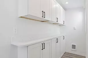 1034 Southbridge St, Worcester, MA 01610 - Photo 10