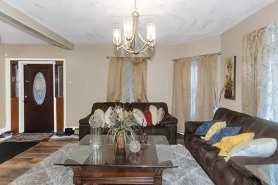 25 Dresden St, Springfield, MA 01109 - Photo 4