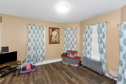 25 Dresden St, Springfield, MA 01109 - Photo 6