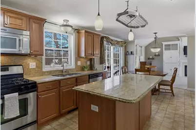 101 Woodruff Rd, Clinton, MA 01510 - Photo 4