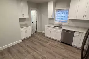 19 Franklin St, Wakefield, MA 01880 - Photo 4