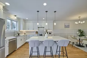 29 Mott St, Arlington, MA 02474 - Photo 2