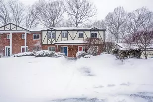 43 West Summitt St, South Hadley, MA 01075 - Photo 1