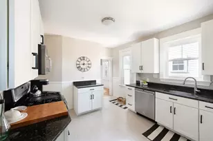 42 Rosemont St, Boston, MA 02122 - Photo 6