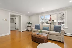 9 Darrow St, Quincy, MA 02169 - Photo 8