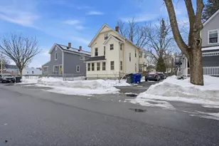 31 Washburn St, Springfield, MA 01107 - Photo 2