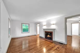 1962 Allen St, Springfield, MA 01118 - Photo 4