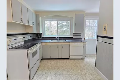 37 Riverview Dr, Ashland, MA 01721 - Photo 14