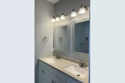 184 Avenue C #4, Woonsocket, RI 02895 - Photo 8