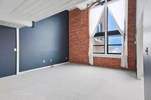 33 Maplewood Ave, Gloucester, MA 01930 - Photo 8