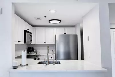 8-10 Museum Way #424, Cambridge, MA 02141 - Photo 4