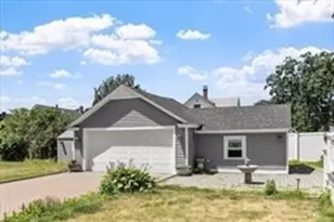 24 Brouilette St, Chelmsford, MA 01863 - Photo 6