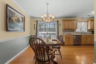 218 Hartford Ave E, Uxbridge, MA 01569 - Photo 10