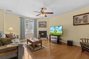 218 Hartford Ave E, Uxbridge, MA 01569 - Photo 8