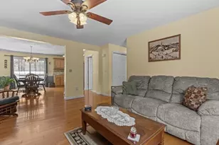 218 Hartford Ave E, Uxbridge, MA 01569 - Photo 6