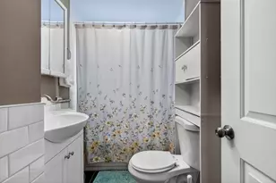 11 Havelock St, Malden, MA 02148 - Photo 16