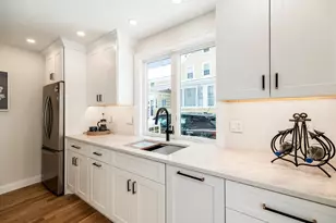 145 Main St, Essex, MA 01929 - Photo 4