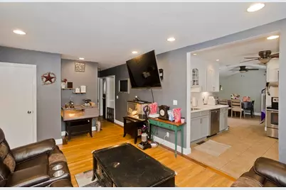 65 Helen Cir, East Longmeadow, MA 01028 - Photo 6