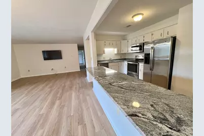 1004 Paradise Rd #1H, Swampscott, MA 01907 - Photo 4