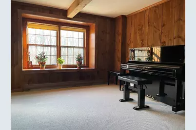 4 Chestnut St, Hopkinton, MA 01748 - Photo 4