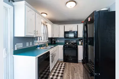 2 Colby Farm Ln #A, Newburyport, MA 01950 - Photo 2