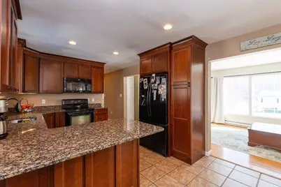 377 Rumonoski Dr, Northbridge, MA 01534 - Photo 8