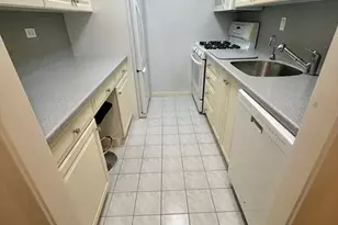 9 Hawthorne Pl, Boston, MA 02114 - Photo 4