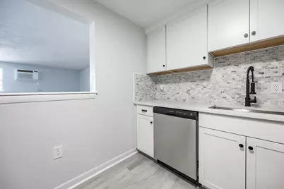 26 Williamsburg Ct #4, Shrewsbury, MA 01545 - Photo 4