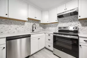 26 Williamsburg Ct, Shrewsbury, MA 01545 - Photo 2