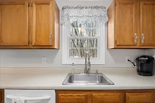 46 Lexington Rd, Millbury, MA 01527 - Photo 4