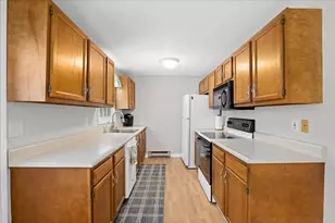 46 Lexington Rd, Millbury, MA 01527 - Photo 2