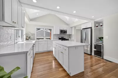 41 Neillian St #41, Bedford, MA 01730 - Photo 2