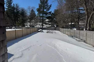 39 Neillian St, Bedford, MA 01730 - Photo 16