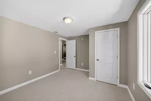 39 Neillian St, Bedford, MA 01730 - Photo 8