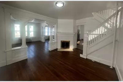 89 Bristol St, Springfield, MA 01109 - Photo 6