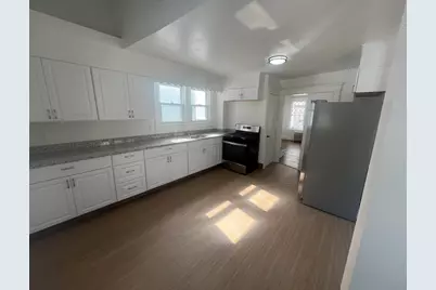 89 Bristol St, Springfield, MA 01109 - Photo 14