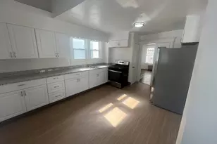 89 Bristol St, Springfield, MA 01109 - Photo 14