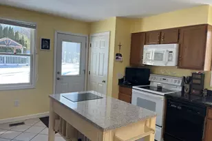 102 Maria Ave, Southbridge, MA 01550 - Photo 12