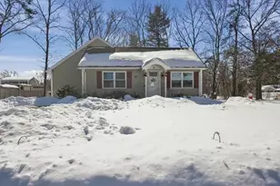 24 Holly St, Billerica, MA 01821 - Photo 2
