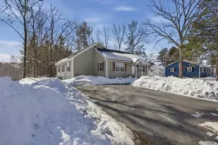24 Holly St, Billerica, MA 01821 - Photo 2