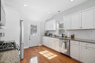 24 Holly St, Billerica, MA 01821 - Photo 6